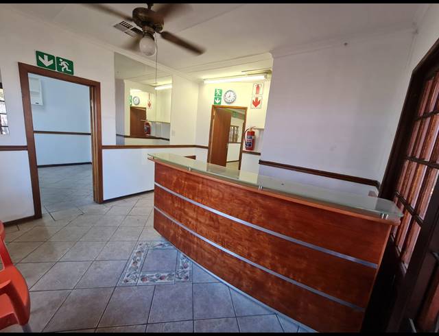 266M² BUILDING FOR SALE IN RUSTENBURG CENTRAL